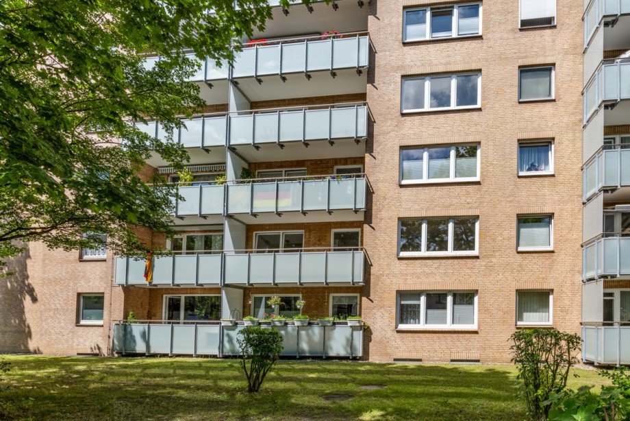 Hausansicht R�ckseite Etagenwohnung Norderstedt