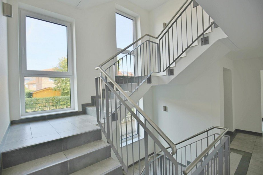 Treppenhaus mit Lift Etagenwohnung Henstedt-Ulzburg