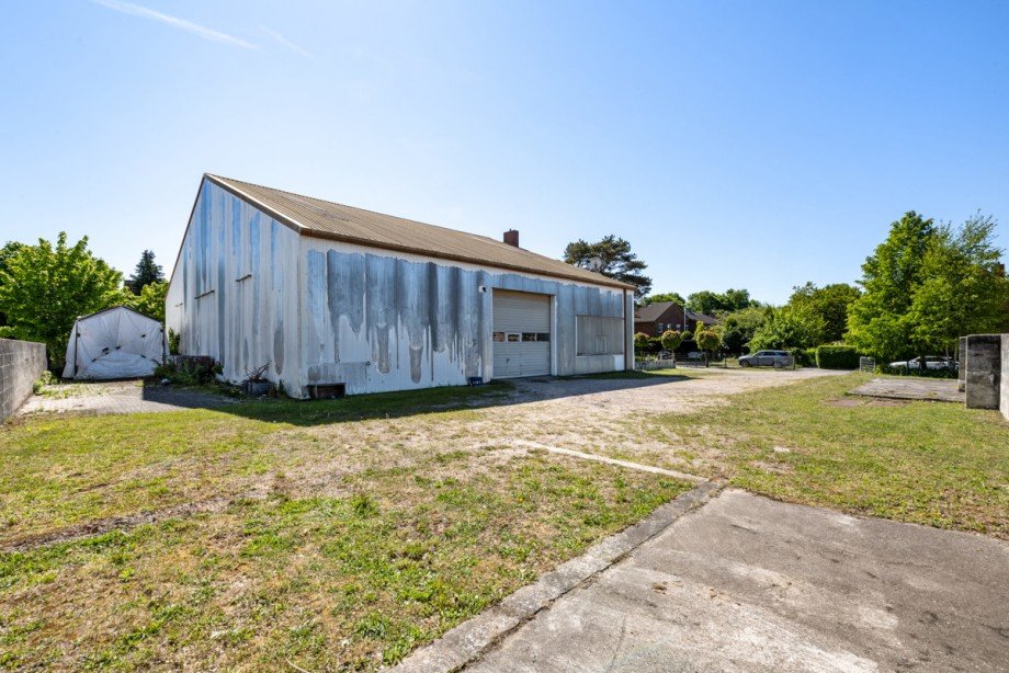 Halle Wohn- / Gesch�ftshaus Quickborn