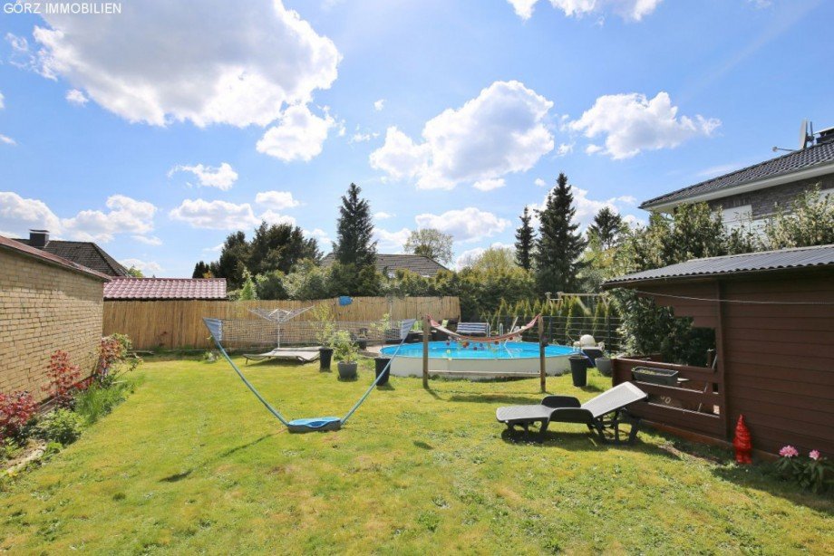 Blick in den Garten Doppelhaush�lfte Quickborn-Heide