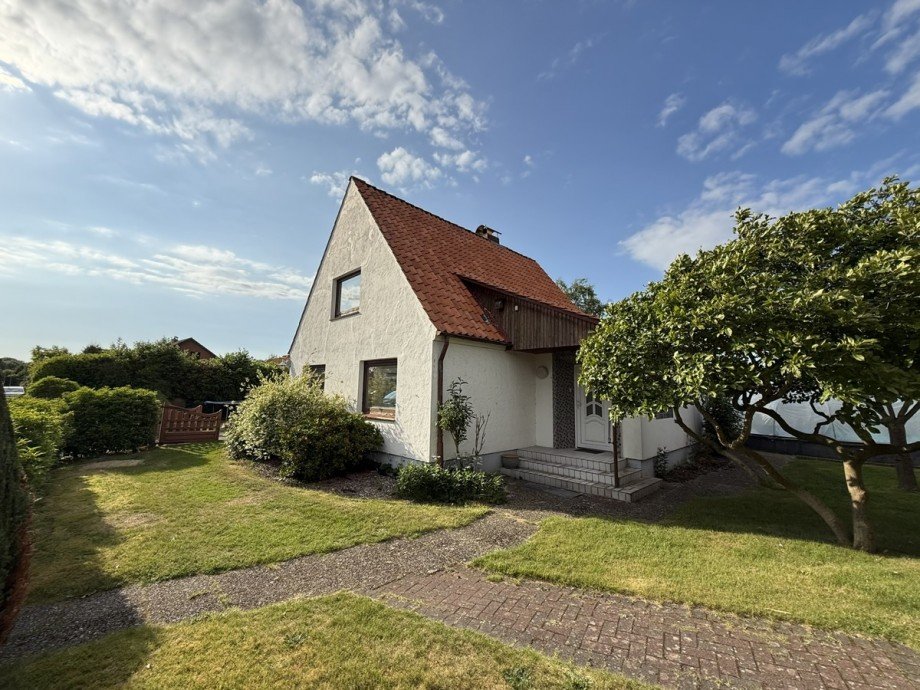 Stra�enansicht Altbestand Wohngrundst�ck Tangstedt