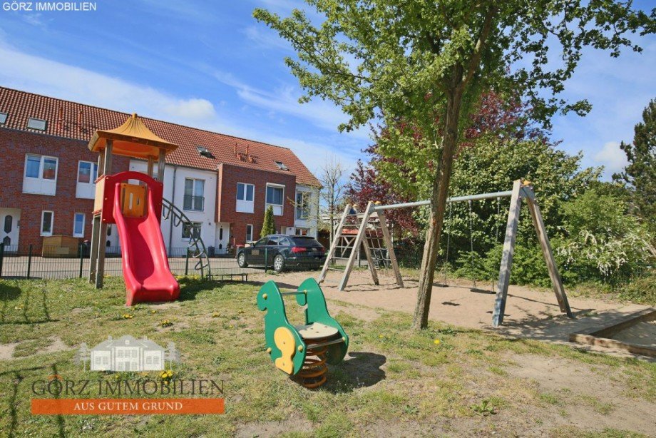 Spielplatz gegen�ber! Stadthaus Hamburg