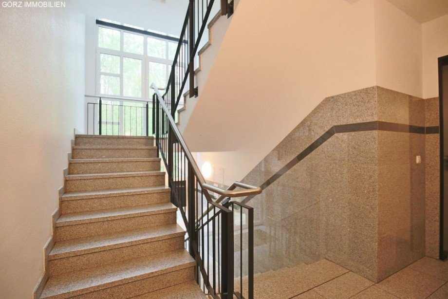 Gepflegtes Treppenhaus Erdgeschosswohnung Hamburg
