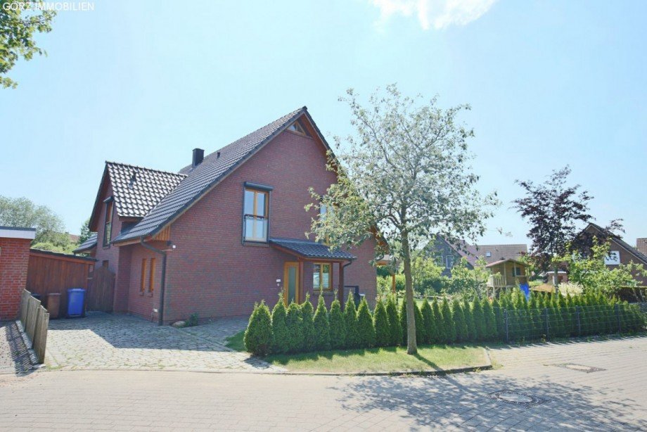 Eingang mit Stellplatzm�glichkeit Einfamilienhaus Quickborn