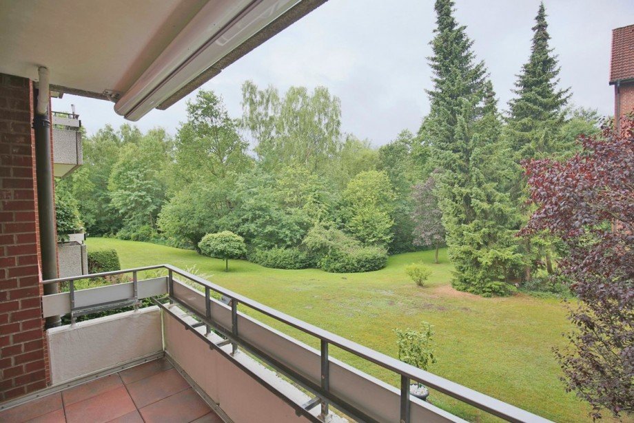 Blick ins Gr�ne Etagenwohnung Quickborn