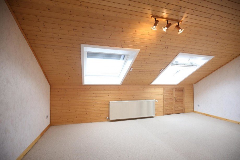 Zimmer im Dachboden Reihenhaus Norderstedt
