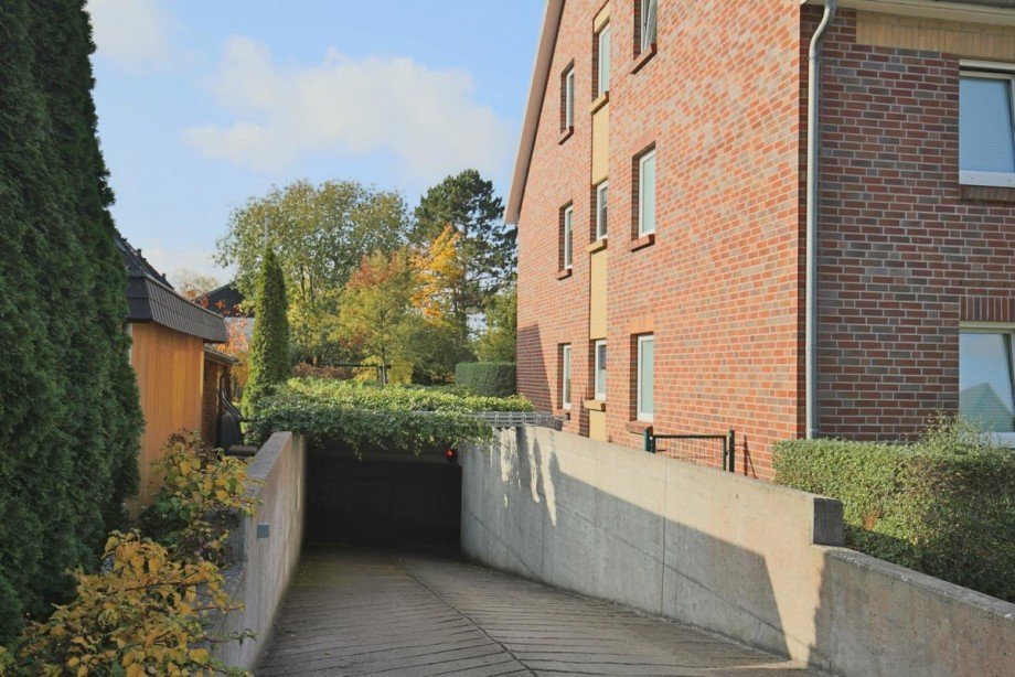 Tiefgaragenzufahrt Maisonettewohnung Norderstedt