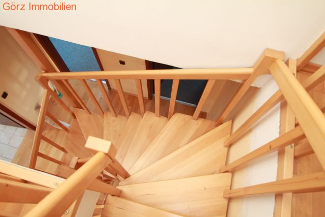 Die Holztreppe Doppelhaush�lfte Pinneberg