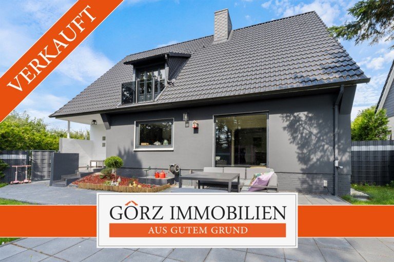  Elmshorn Einfamilienhaus *VERKAUFT* - Familienidyll in Elmshorn: Sanierte Immobilie mit moderner K�che, Garten und Garage