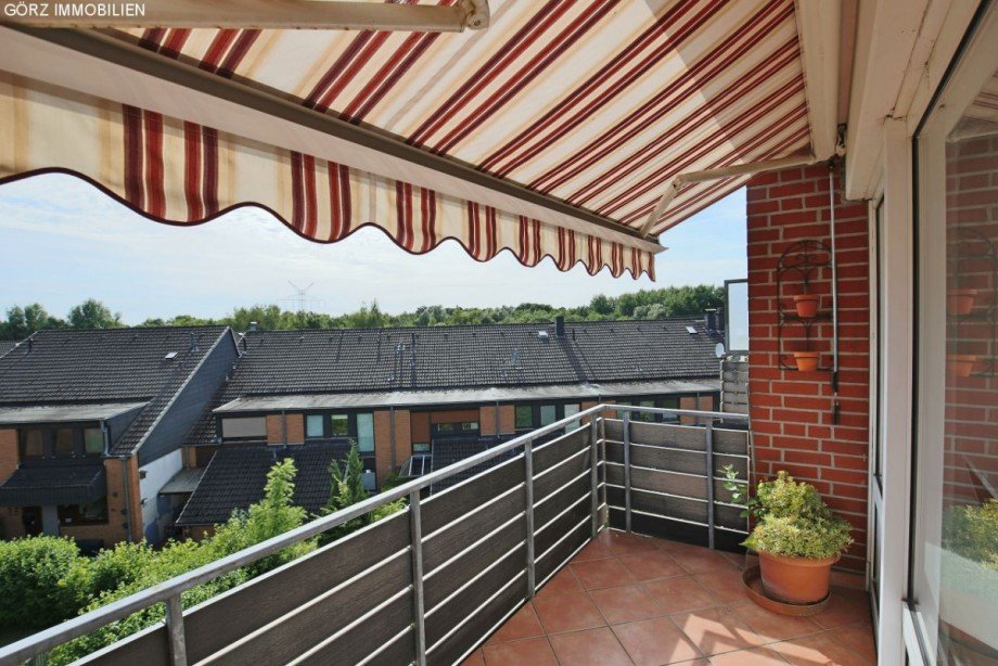 Gro�ez�giger s�d-west Balkon Dachgeschosswohnung Henstedt-Ulzburg