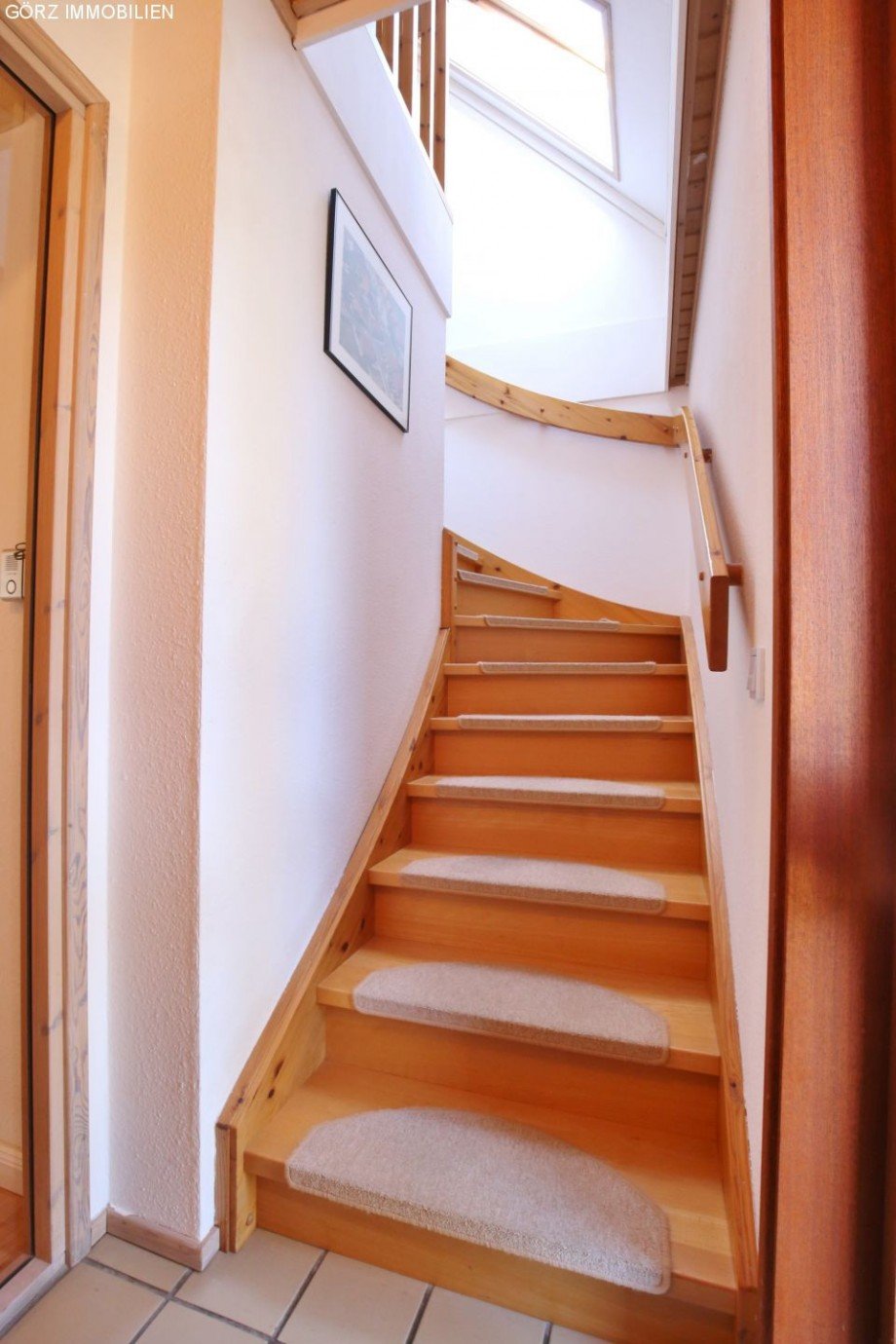 Holztreppe in das Obergeschoss Einfamilienhaus Norderstedt