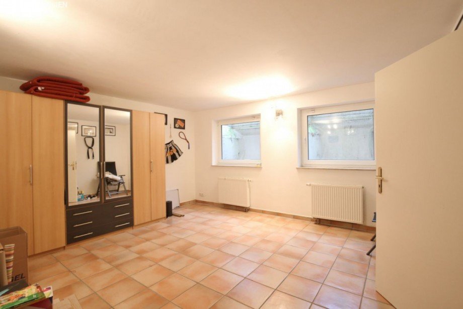 Kellerraum als Schlafzimmer nutzbar Doppelhaush�lfte Quickborn-Heide