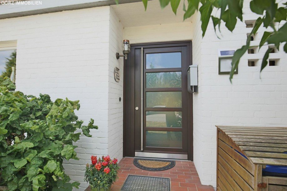 Neue Haust�r Reihenmittelhaus Norderstedt