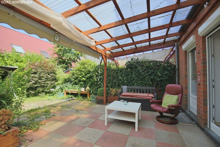 �berdachte Terrasse Reihenendhaus Pinneberg