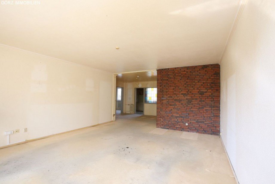 Viel Platz im Wohnzimmer Etagenwohnung Pinneberg