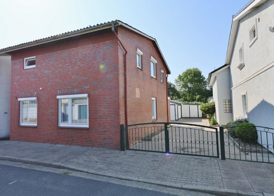 Stra�enansicht Einfamilienhaus Barmstedt