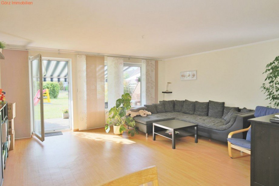 WOHNZIMMER () Doppelhaush�lfte Henstedt-Ulzburg