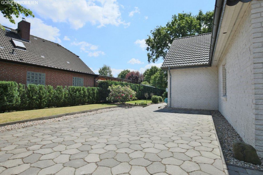 ausreichend Platz f�r PKWs Einfamilienhaus Kaltenkirchen