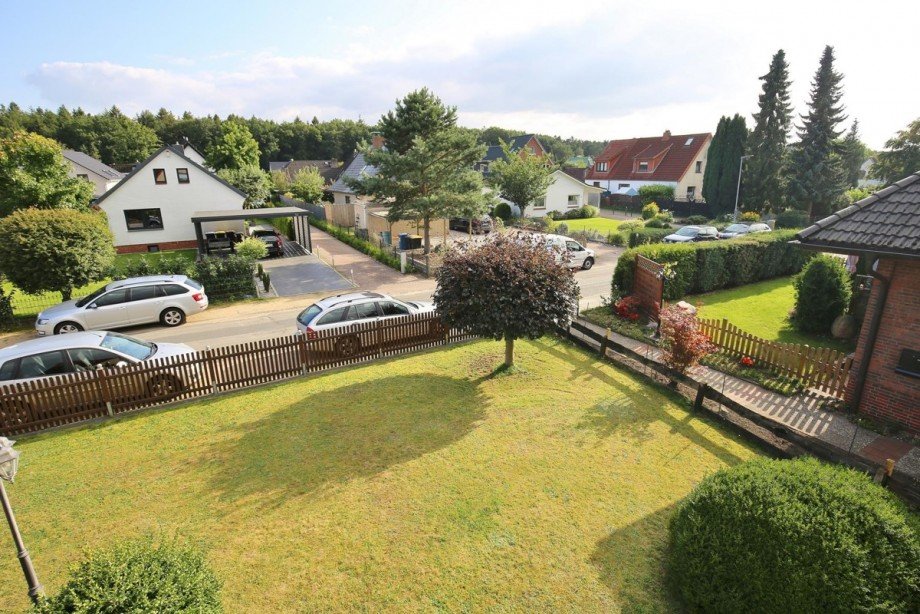 Ausblick nach Vorne und Garten Einfamilienhaus Tangstedt