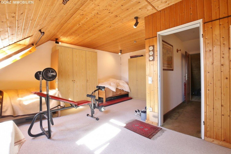 ger�umiges Zimmer im DG Reihenhaus Elmshorn