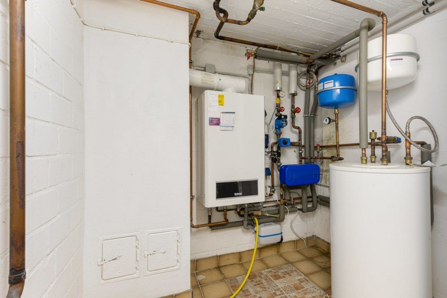 Moderne Gas-Brennwertheizung Doppelhaush�lfte Norderstedt