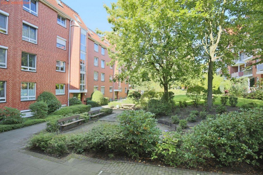 Blick in die Gr�nanlage Erdgeschosswohnung Pinneberg
