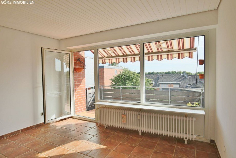 Gro�e Fensterfront l�sst viel Licht hinein Dachgeschosswohnung Henstedt-Ulzburg