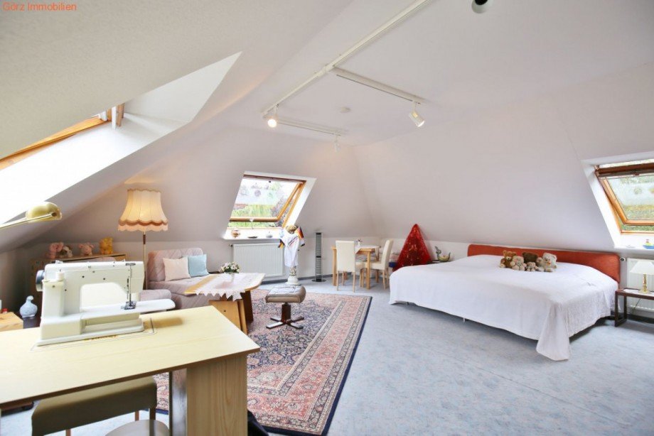 Westfl�gel Wohn/Schlafzimmer Einfamilienhaus Kaltenkirchen