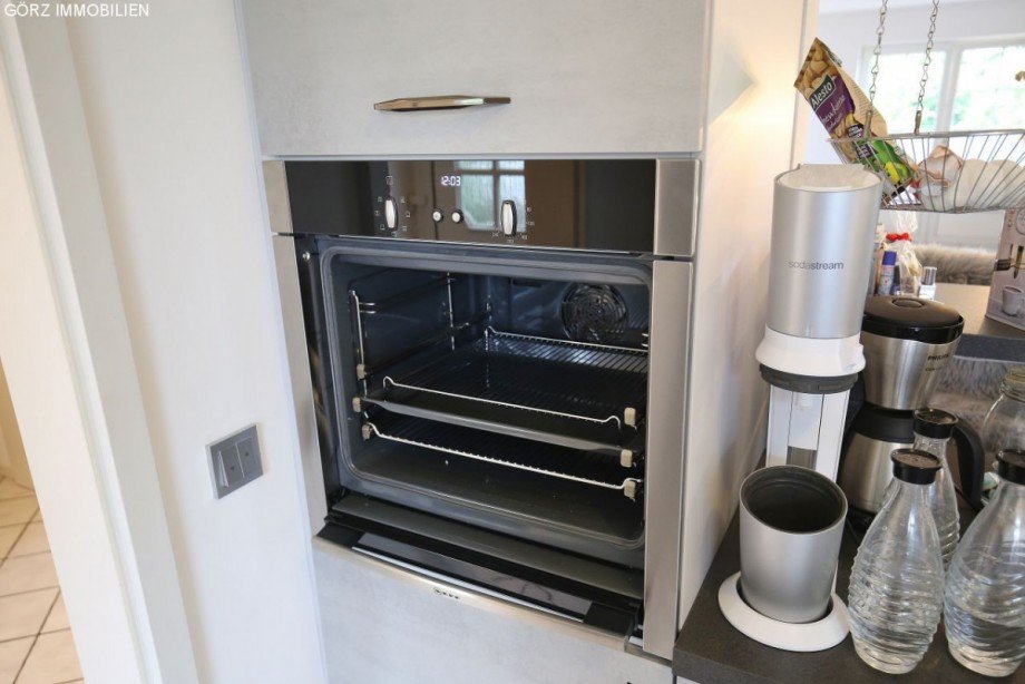 Neff-Backofen Doppelhaush�lfte Kummerfeld