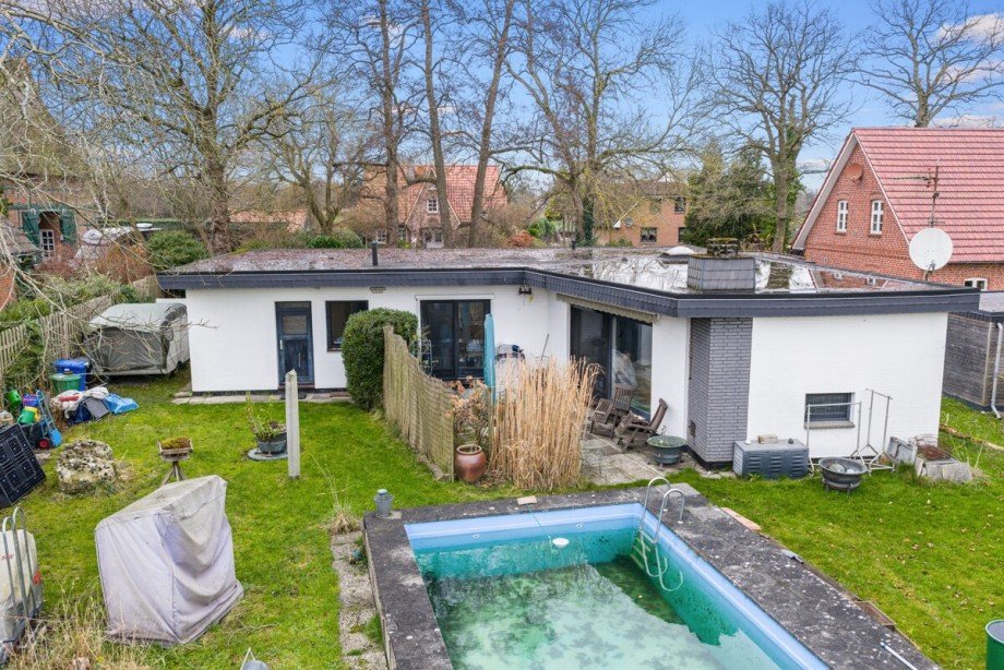 Garten mit Pool Bungalow H�ttblek