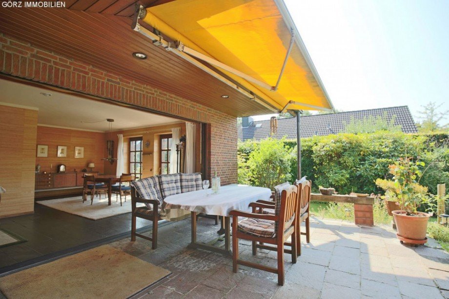 s�d-west Terrasse mit Markise Einfamilienhaus Kaltenkirchen