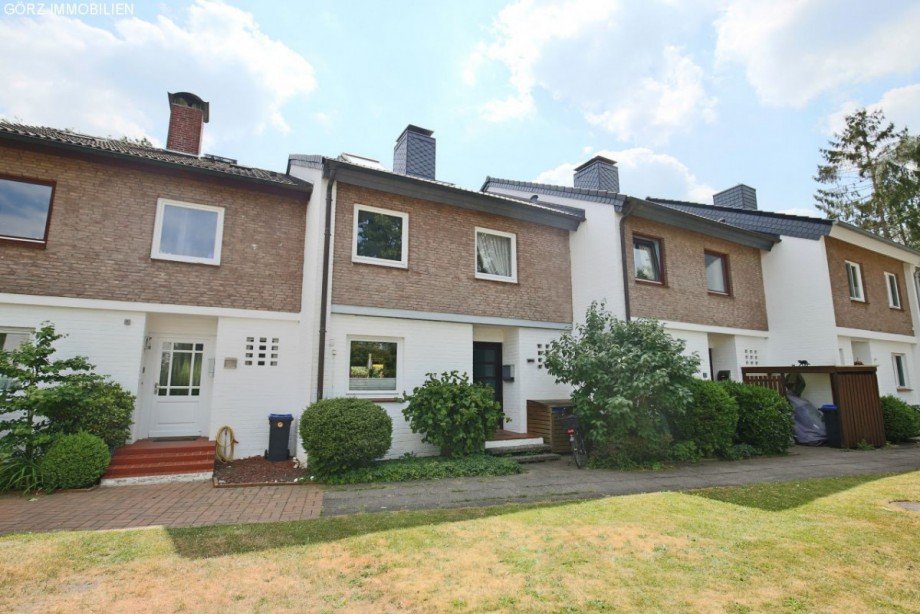 Stra�enansicht Reihenmittelhaus Norderstedt