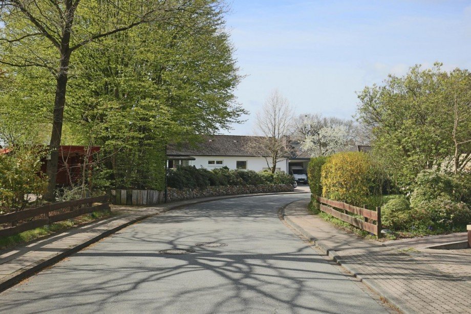 Stra�e vor der T�r Einfamilienhaus Oersdorf