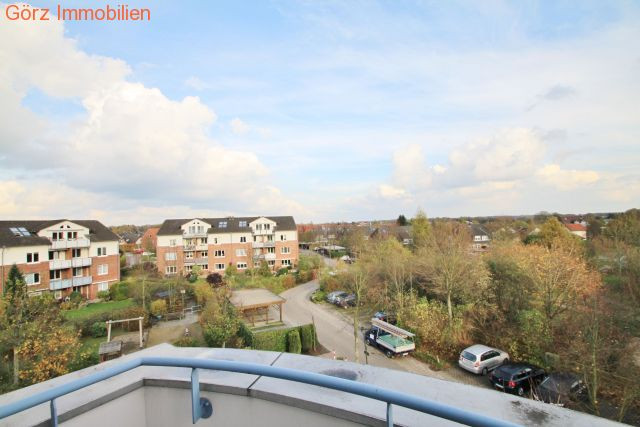 Weitblick vom kleinen Balkon Maisonettewohnung Tornesch