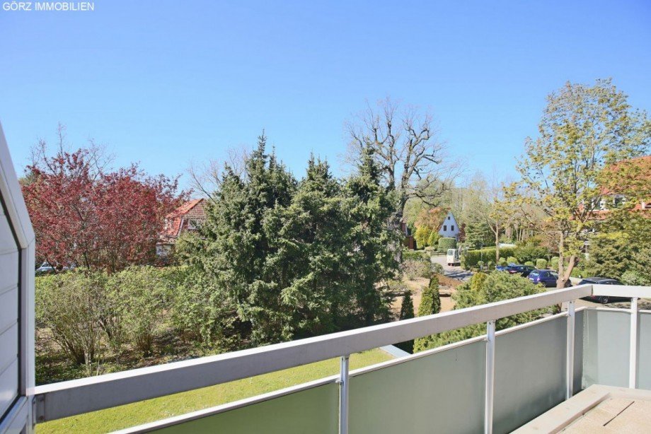Blick ins Gr�ne Etagenwohnung Pinneberg
