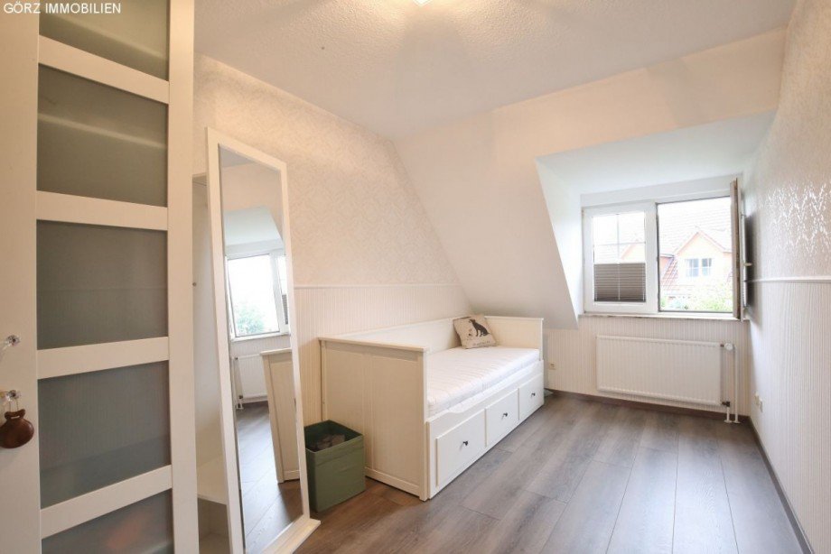 Zimmer OG Doppelhaush�lfte Kummerfeld
