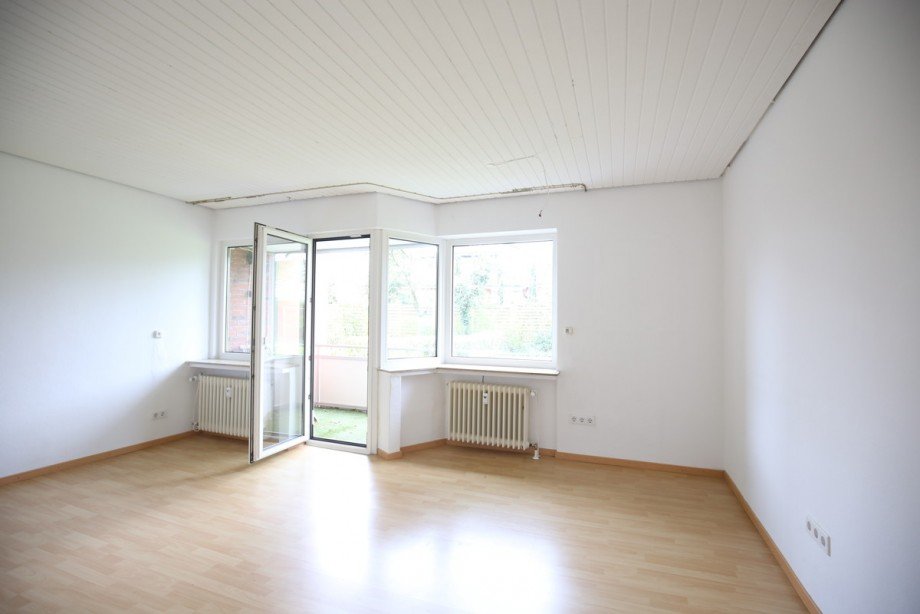 Schlafzimmer mit Zugang zur Loggia Erdgeschosswohnung Norderstedt