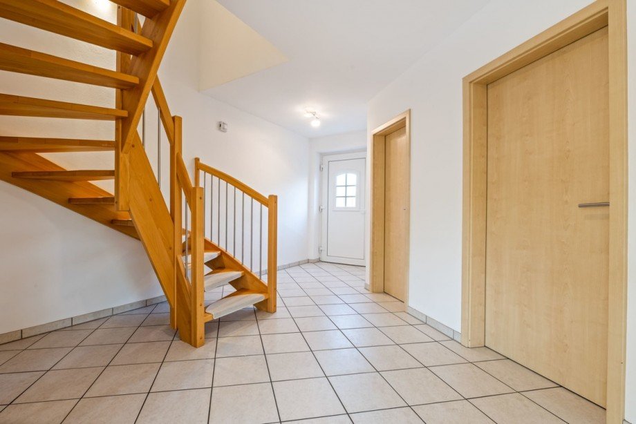 Flur EG - Treppe Doppelhaush�lfte Kisdorf