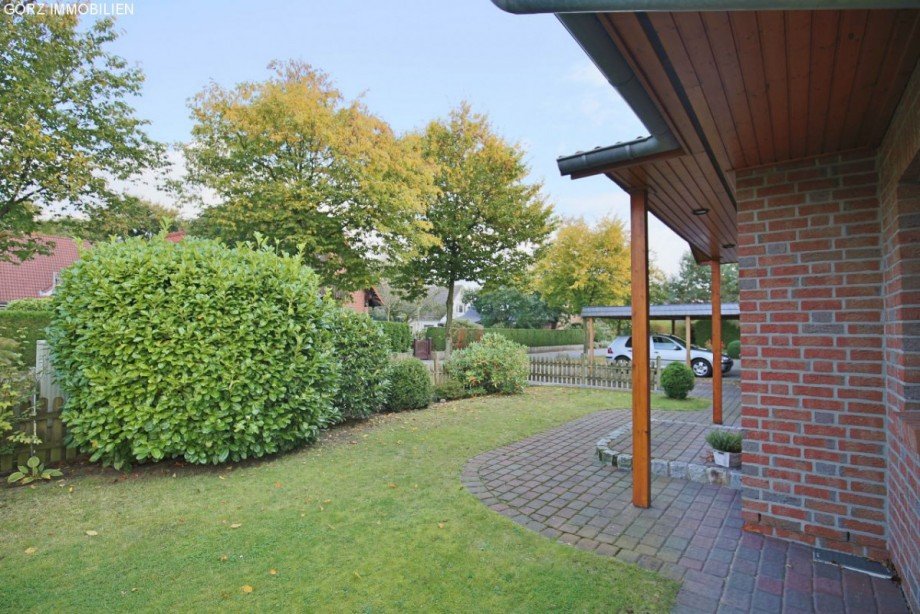 Blick zur Stra�e Einfamilienhaus Norderstedt