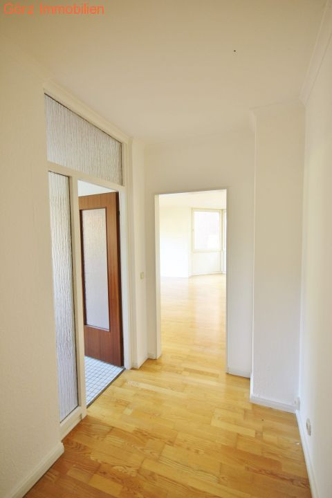 Der Flur mit Blick ins Wohnzimmer Terrassenwohnung Hamburg