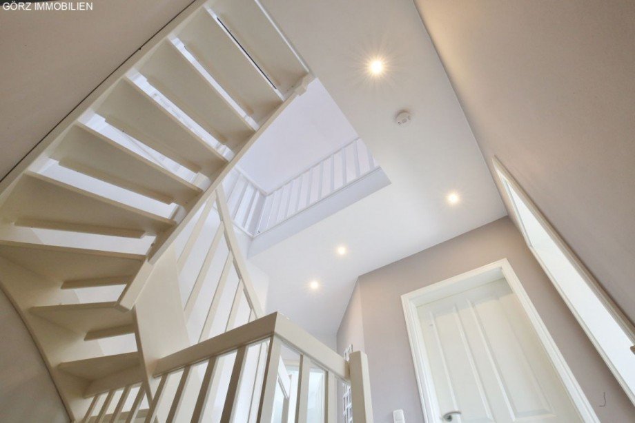 Treppe ins Dachgeschoss Doppelhaush�lfte Norderstedt