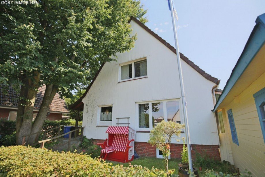 Vorgarten und Garage Einfamilienhaus Pinneberg