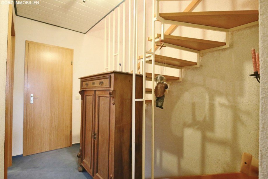 offene Treppe zum Dachgeschoss Reihenhaus Tornesch