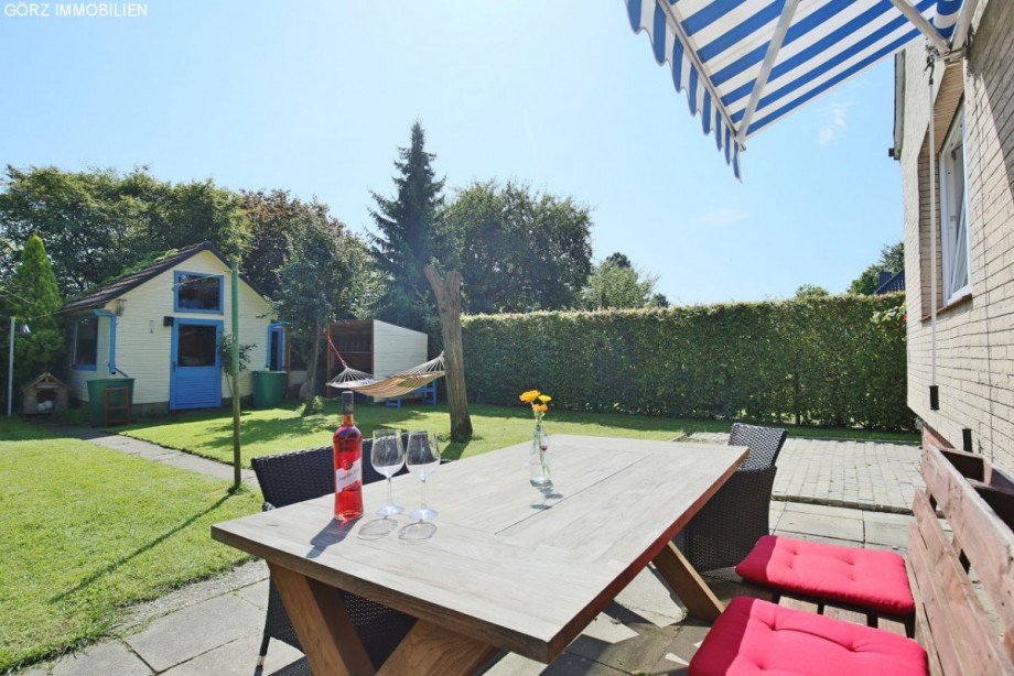 Terrasse mit Markise Einfamilienhaus Pinneberg
