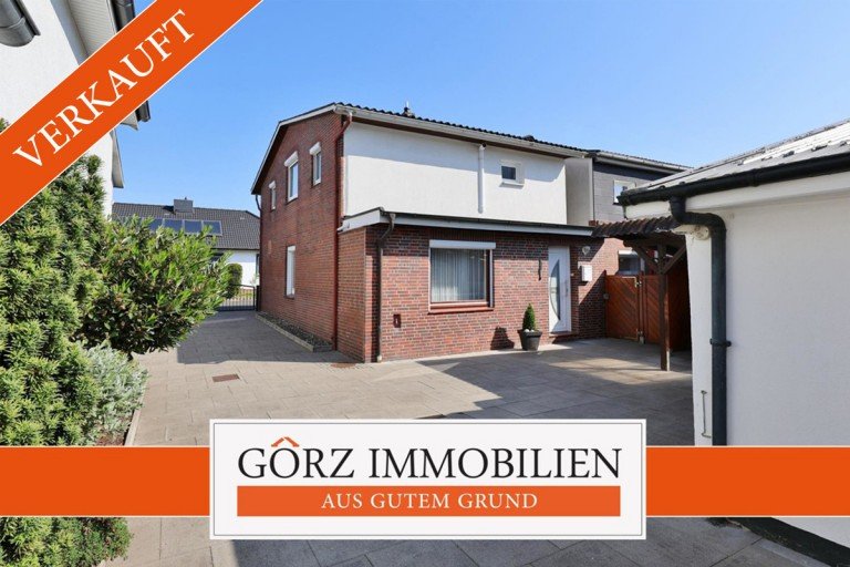 CW9803 Barmstedt Einfamilienhaus *VERKAUFT* - Charmantes Stadthaus in Sackgassenlage mit Einliegerwohnung, zwei Garagen und Nebengeb�ude
