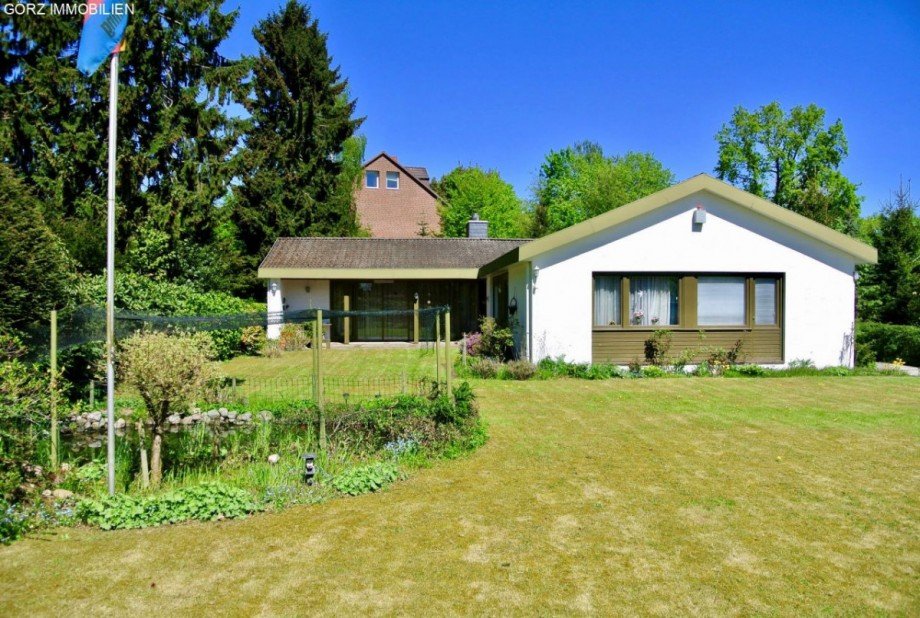 Garten mit Teich Einfamilienhaus Kaltenkirchen