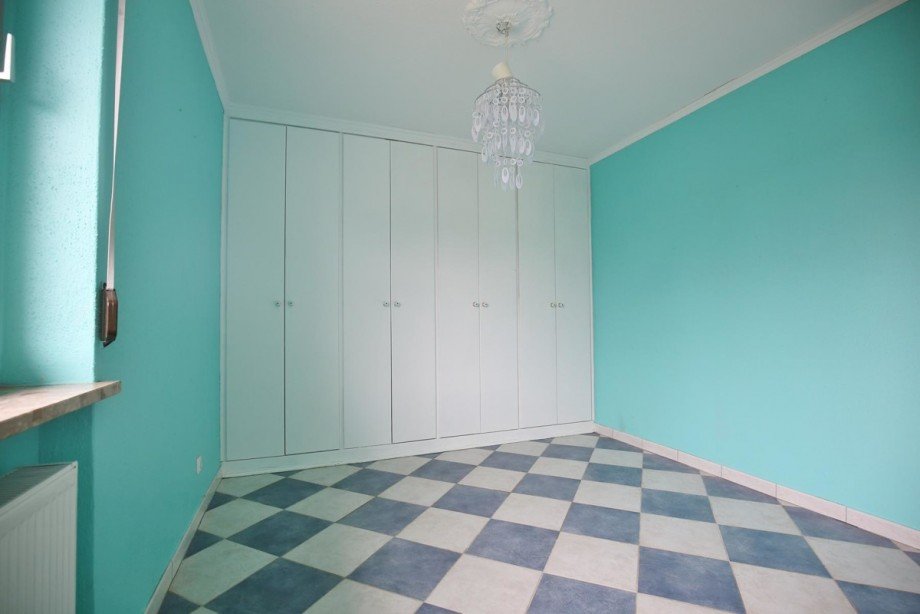 Zimmer mit Einbauschrank Dachgeschosswohnung Norderstedt