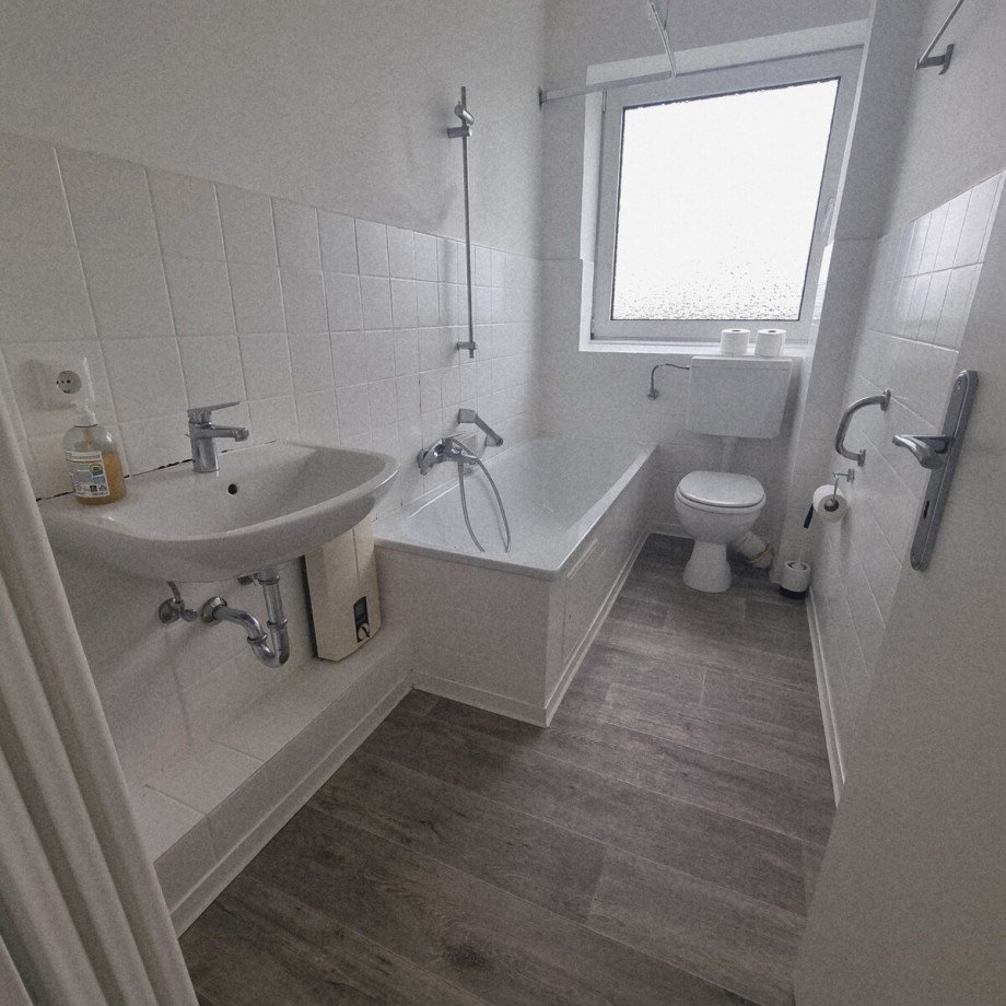 Vollbad mit Fenster Etagenwohnung Barmstedt