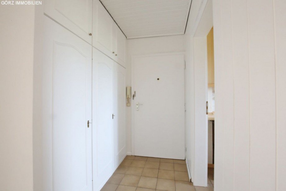 Gro�er Einbauschrank im Flur Dachgeschosswohnung Henstedt-Ulzburg