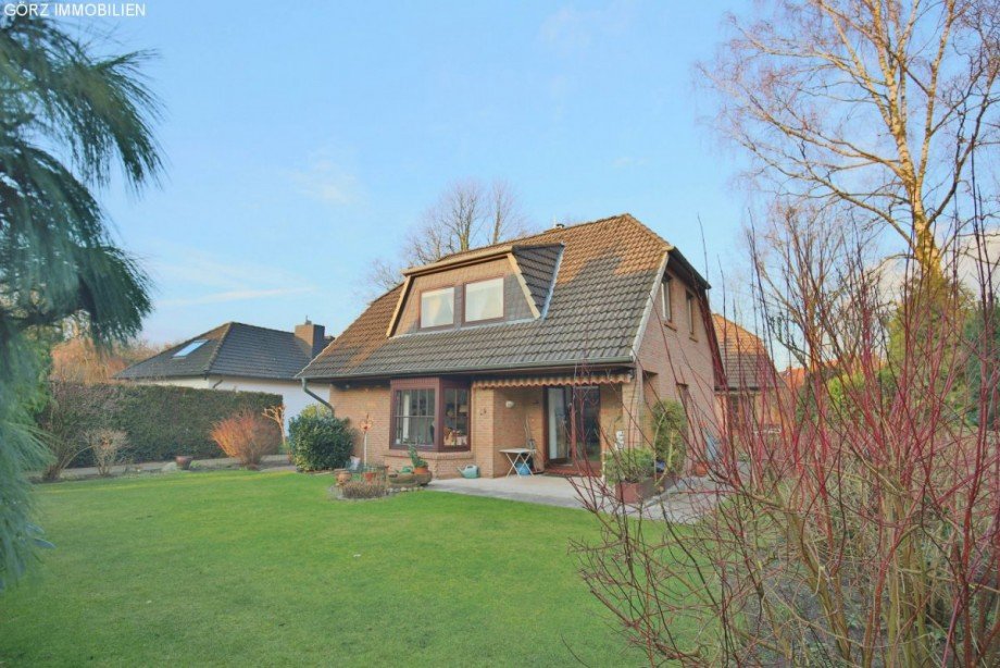 Garten mit s�d-west Terrasse Einfamilienhaus Norderstedt